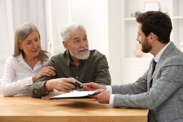tarifs-des-notaires-–-actes-concernant-la-protection-des-membres-de-la-famille-(2025)