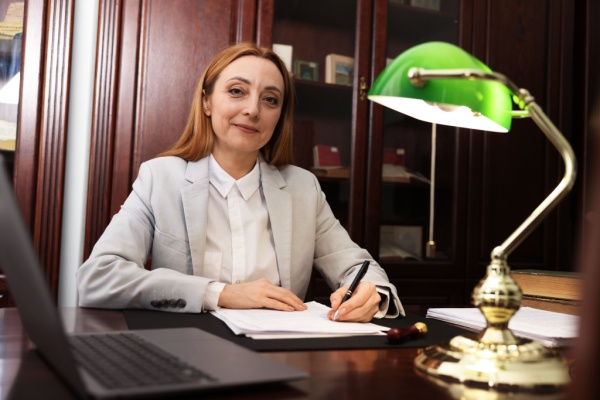 regime-d’assurance-vieillesse-des-notaires-:-des-precisions-a-connaitre