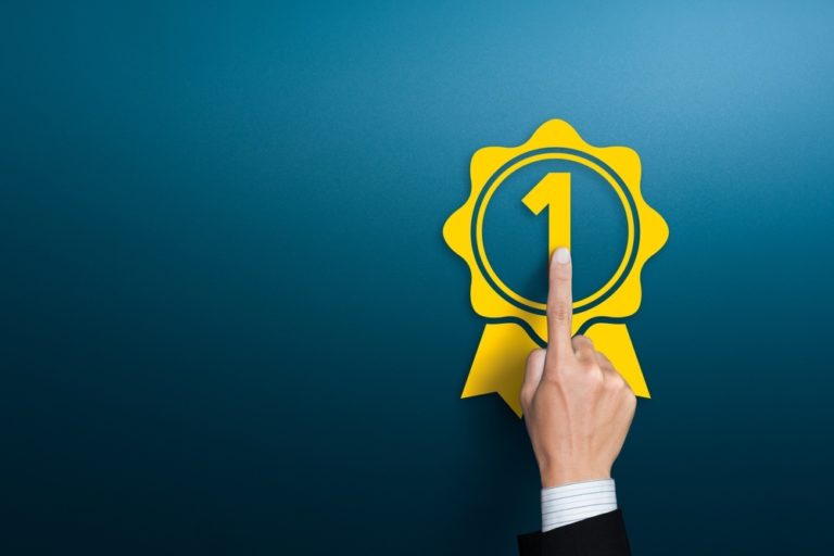 medaille-du-travail-:-la-fin-de-l&rsquo;exoneration-fiscale-est-confirmee