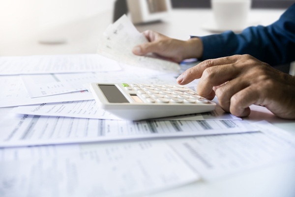 travailleurs-frontaliers-en-suisse-:-comment-declarer-ses-revenus-a-l’urssaf-?